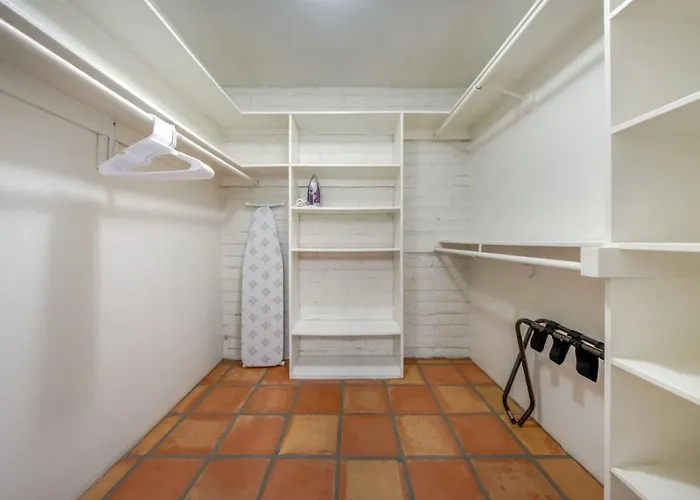Sam Hughes, U Of A, 3 Bedroom 2 Ba, Carport, Fenced Tucson
