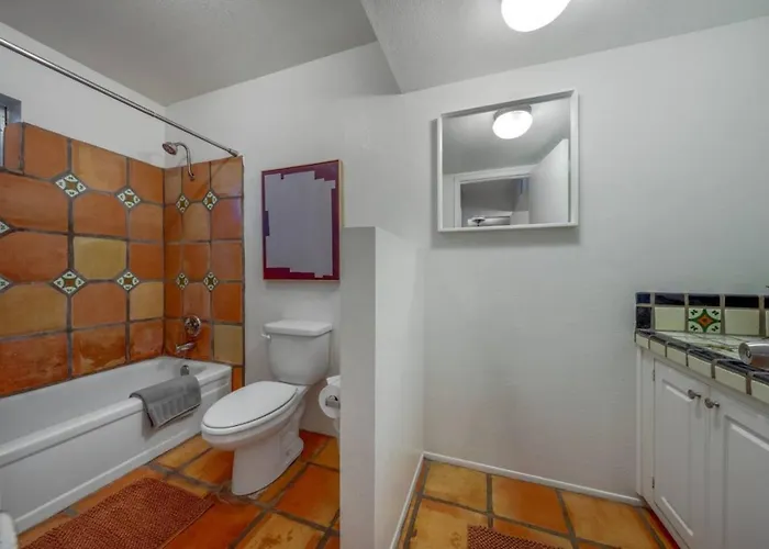 Sam Hughes, U Of A, 3 Bedroom 2 Ba, Carport, Fenced *