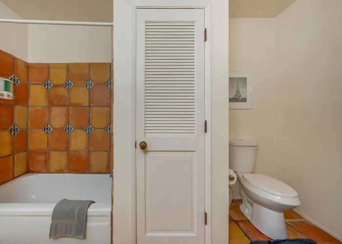 Sam Hughes, U Of A, 3 Bedroom 2 Ba, Carport, Fenced * Tucson