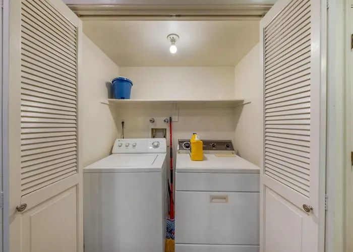 Sam Hughes, U Of A, 3 Bedroom 2 Ba, Carport, Fenced *